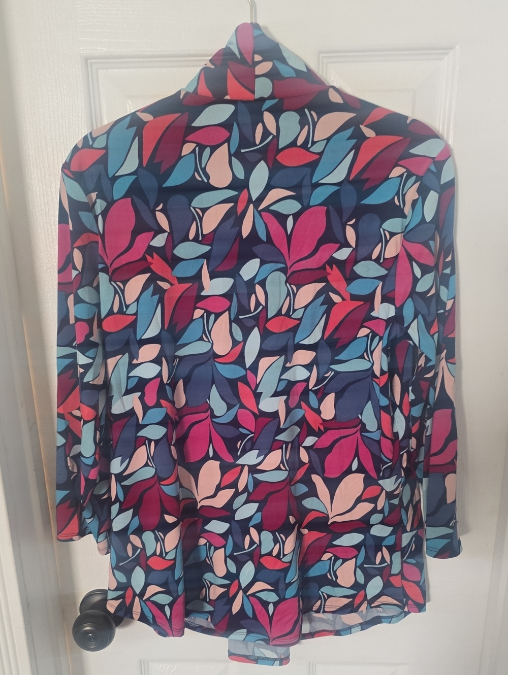 Cable & Gauge Multicolor Leaf-Print Blouse 3/4 Sleeves Medium NWOT - Picture 6 of 7